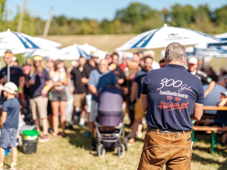 (Nostalgisches) Hopfenzupfen-Event auch im Jubiläumsjahr ein voller Erfolg